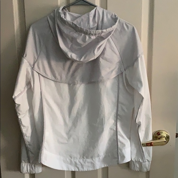 Nike white and silver Wind breaker - Picture 4 of 4